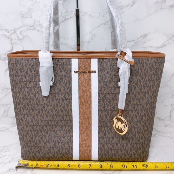 Michael Kors JST Medium Carryall Tote - Picture 5 of 9